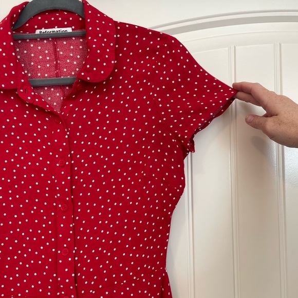 Reformation Noble Dress red white polka dot short sleeve button down size 8 - Picture 6 of 10